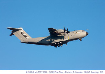 Click to enlarge image A400_Airbus_military_transport_aircraft_Spain_Spanish_aviation_air_defence_industry_019.jpg