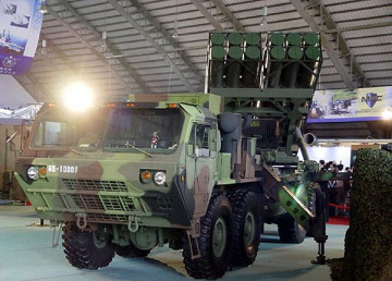 Click to enlarge image Ray_Ting _2000_RT2000_multiple_rocket_launcher_system_Taiwan_Taiwanese_army_005.jpg