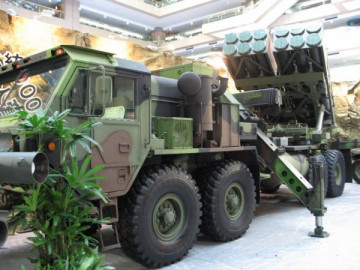 Click to enlarge image Ray_Ting _2000_RT2000_multiple_rocket_launcher_system_Taiwan_Taiwanese_army_007.jpg