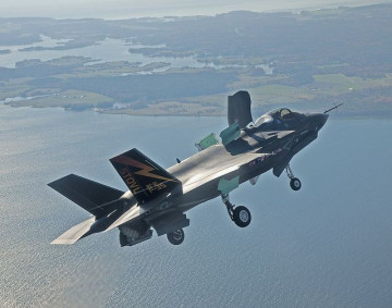 Click to enlarge image F-35B_Lightning_II_fighter_aircraft_United_States_US_aviation_air_defence_industry_military_technology_001.jpg