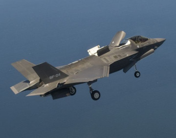 Click to enlarge image F-35B_Lightning_II_fighter_aircraft_United_States_US_aviation_air_defence_industry_military_technology_011.jpg