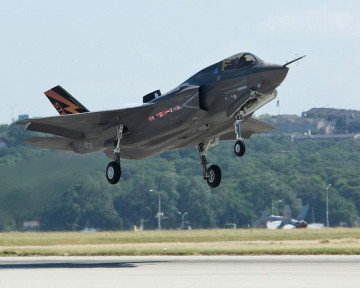 Click to enlarge image F-35B_Lightning_II_fighter_aircraft_United_States_US_aviation_air_defence_industry_military_technology_012.jpg