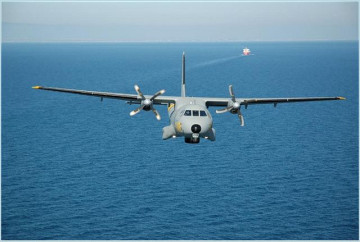 Click to enlarge image CN235_medium-range_military_transport_aircraft_Airbus_Military_Spain_Spanish_aviation_defence_industry_002.jpg