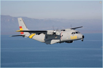 Click to enlarge image CN235_medium-range_military_transport_aircraft_Airbus_Military_Spain_Spanish_aviation_defence_industry_003.jpg