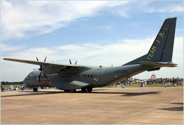 Click to enlarge image CN235_medium-range_military_transport_aircraft_Airbus_Military_Spain_Spanish_aviation_defence_industry_005.jpg