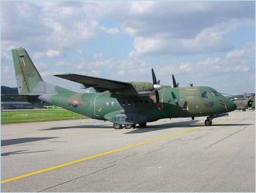 Click to enlarge image CN235_medium-range_military_transport_aircraft_Airbus_Military_Spain_Spanish_aviation_defence_industry_006.jpg