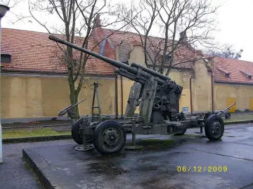 Click to enlarge image KS-12_M1939_85mm_towed_anti-aicraft_gun_Russia_Russia_army_defence_industry_military_technology_003.jpg