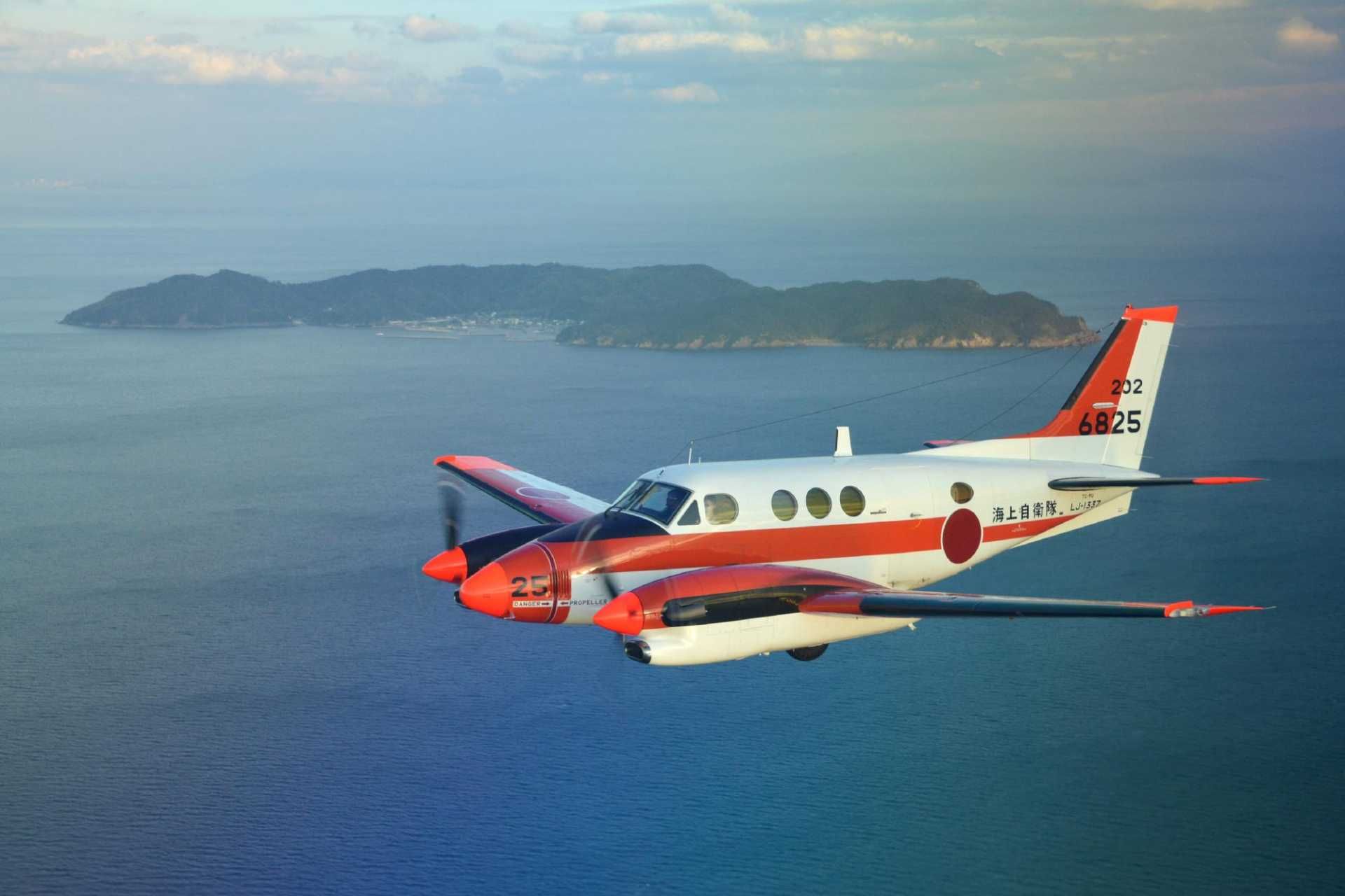 Japan initially planned to lease at least five Beechcraft TC-90 training aircraft to the Philippines for maritime patrols, and two aircraft were transferred free of charge in March 2017, followed by plans to transfer three more. (Picture source: Japanese Navy)