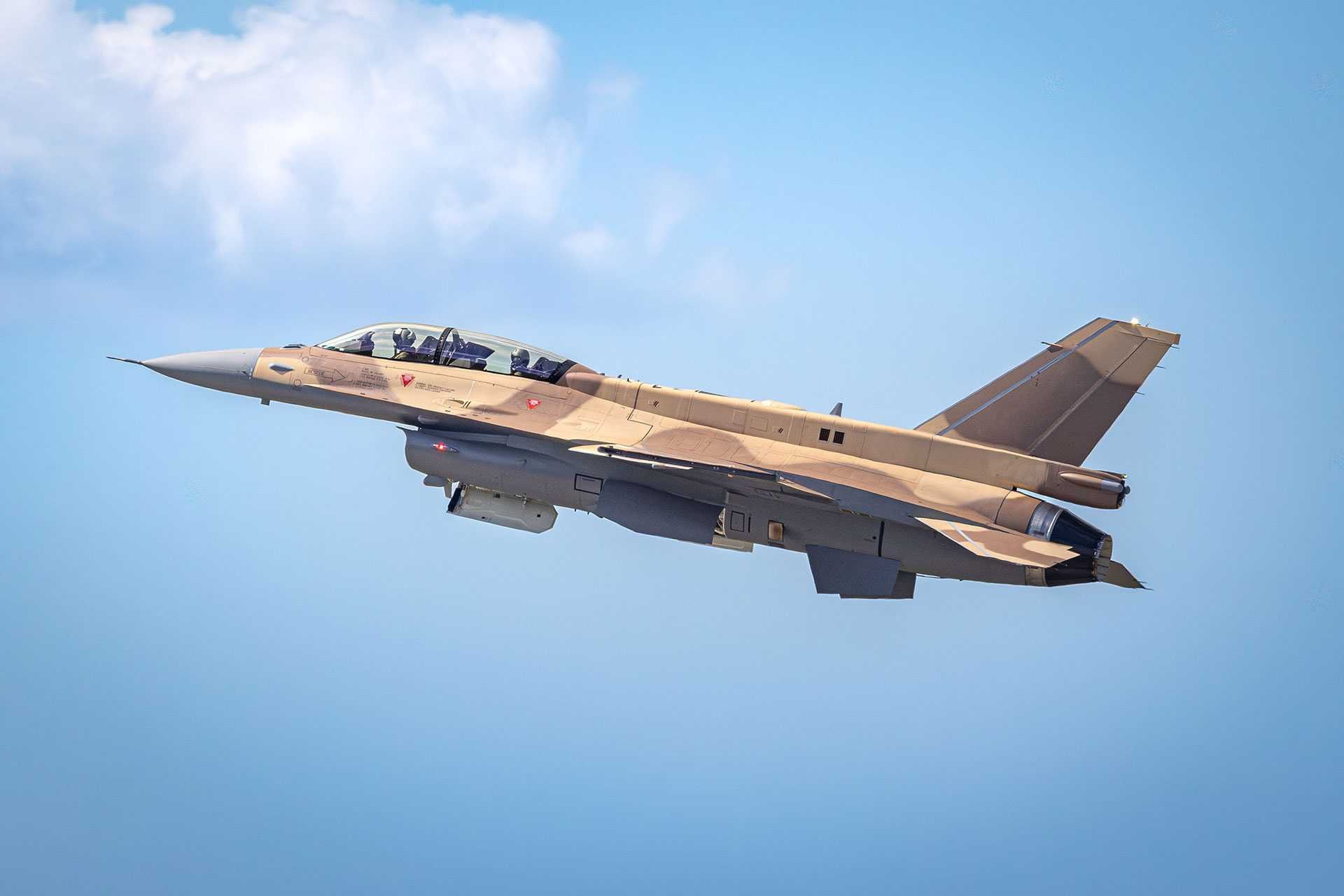 The F-16 Block 72 combines a 12,000-hour airframe, AN/APG-83 AESA radar, and modernized avionics with the Pratt & Whitney F100-PW-229 engine, and is an export variant, as the U.S. Air Force transitioned to the F-35. (Picture source: Lockheed Martin)