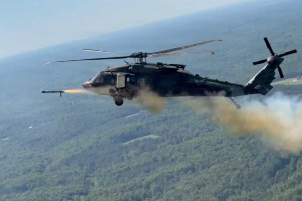 UH-60M_Black_Hawk_Utility_Helicopter_USA_001