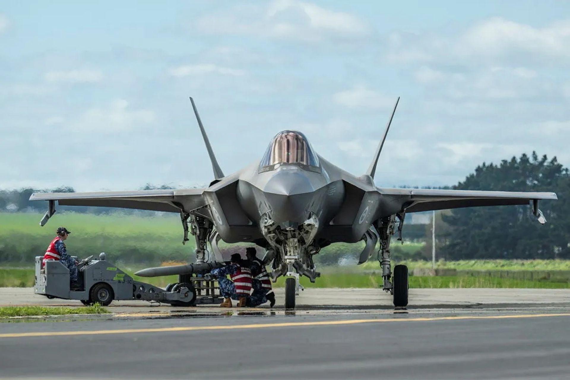 Australian F-35A Lightning II fighters landed in New Zealand for the first time during Exercise Agile Tasman, testing forward rearming, refuelling and integrated combat operations from RNZAF Base Ohakea (Picture Source: Royal Australian Air Force)