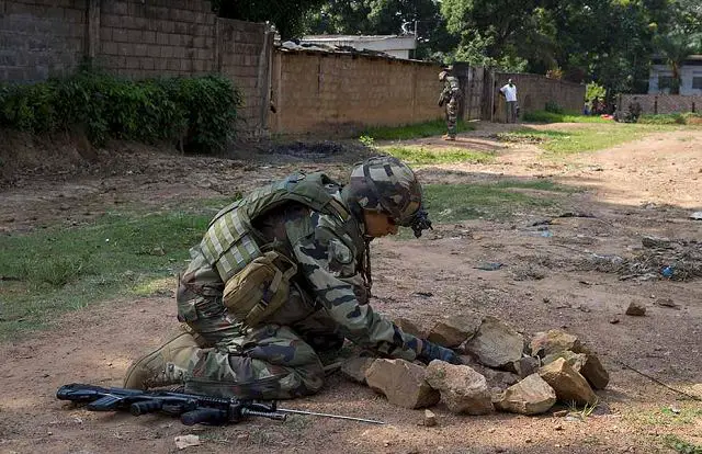 Le 17 décembre 2013, environ 300 militaires français de la force Sangaris ont été engagés dans une opération de sécurisation dans le quartier de Boy-Rabé, au nord-est de Bangui. L’objectif de cette patrouille, était de contrôler l’application des mesures de confiance dans ce quartier.