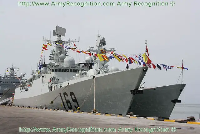 One of the main guest at this International fleet review at Bridex 2011 was the Chinese Type 052B destroyer Wuhan from the PLA (People's Liberation Army) Navy. 