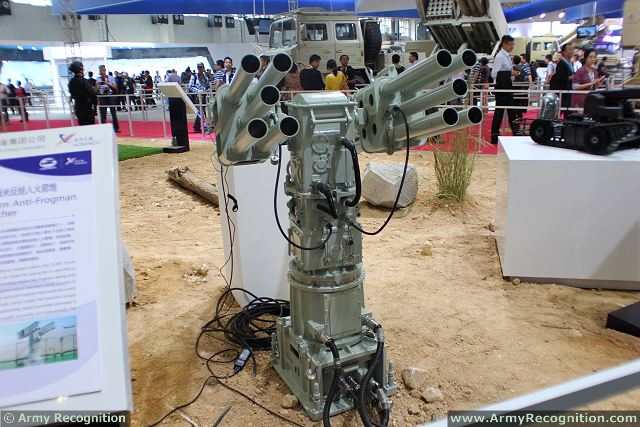 CS/AR1 55mm anti-frogman rocket launcher, which made its debut at the exhibition, was much praised for its fast reaction, high accuracy and easy maintenance.