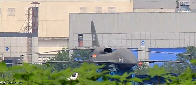 The existing of a Chinese UAV (Unmanned Aerial Vehicled ) "Global Hawk" is nothing new as it has been featured in various defence shows. However, until today there has been no confirmation to suggest that the PLAAF is adopting this high-altitude UAV, but a recent photo take in Xianglong, Chinese Air Force base, suggests that the "Global Hawk" is now in service. 