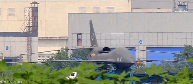 The existing of a Chinese UAV (Unmanned Aerial Vehicled ) "Global Hawk" is nothing new as it has been featured in various defence shows. However, until today there has been no confirmation to suggest that the PLAAF is adopting this high-altitude UAV, but a recent photo take in Xianglong, Chinese Air Force base, suggests that the "Global Hawk" is now in service. 