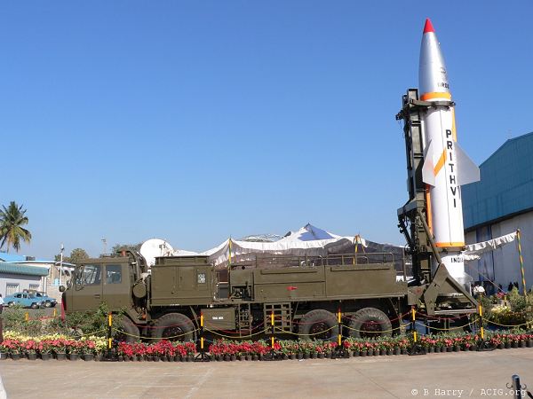 India successfully tested two Prithvi-II ballistic missiles, intended to equip the national air forces, announced S.P. Dash, director of the base of Chandipur, in the Indian State of Orissa, East of India.