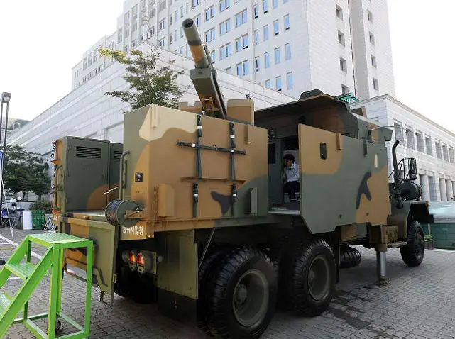 The first truck mounted 105-millimeter howitzer was revealed to the media for the first time at the Ministry of National Defense in Yongsan, Seoul. The first truck mounted 105-millimeter howitzer was revealed to the media for the first time on Sept. 22 at the Ministry of National Defense in Yongsan, Seoul