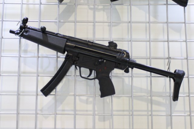 At IDEAS 2014, which is held in Karachi from 1st to 4th December, Pakistan Ordnance Factories, leading manufacturer in small arms and ammunitions, is unveiling three new products for civilian and military uses: the G3S .308 WIN dedicated to hunting and shooting sports, and the POF-4 Pistol 9x19mm and the POF-5 9x19mm, both optimized for security and military uses.