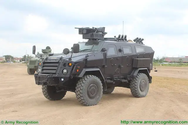 First Win 4x4 anti riot police protected vehicle Chaiseri Thailand Thai army defense industry 640 001