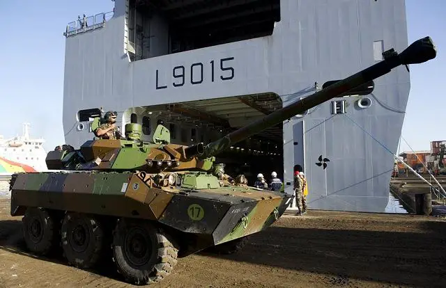 In Dakar, the French amphibious assault ship BPC Dixmude just arrived and began to unload new French troops of the 92e RI (92nd Infantry Regiment) and the 1er RIMa (1st Marine Infantry Regiment), AMX-10RC armoured vehicles and VBCI infantry fighting vehicle that will take the road of Mali.