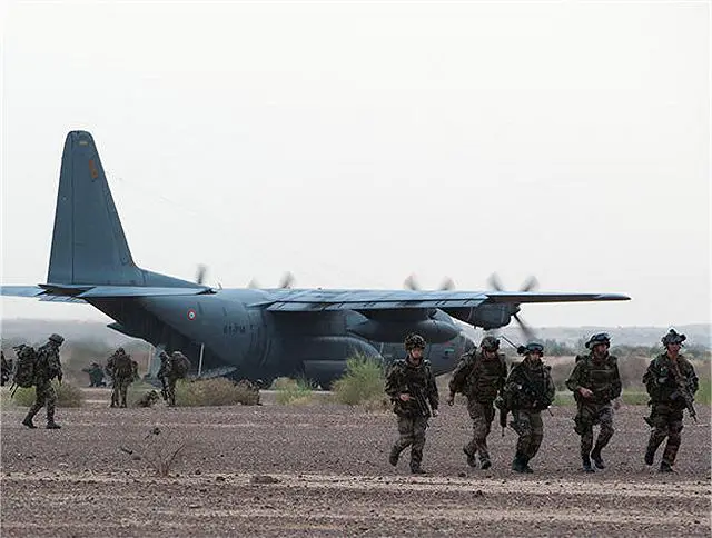 In Gao, after the attack of the French Special Forces, Saturday morning, January 26, 2013, an air assault was conducted by a company of the 1e RCP (1st Parachute Chasseur Regiment) arrived from Abidjan, Ivory Coast.