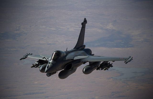 French army armoured vehicles are heading from the Malian capital Bamako under the cover of darkness towards the north of the country, to target areas currently under the control of islamist rebels. Since January 14, the French combat aircraft (Rafale, Mirage F1 CR and Mirage 2000D) conducted eight missions against a dozen targets around the town of Diabali. They were supported by air refueling aircraft C135F. 