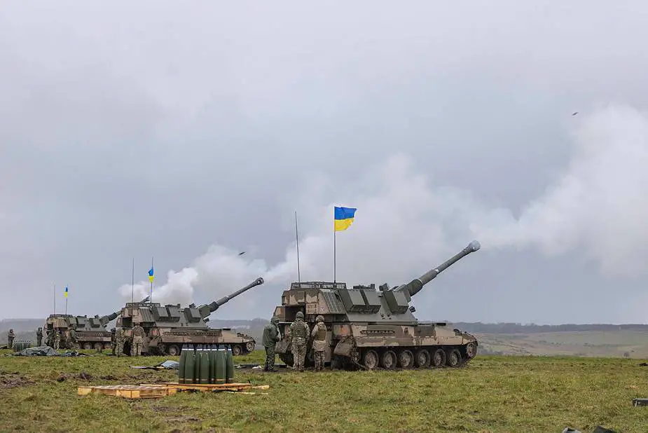 AS90 155mm howitzers donated by UK are now in Ukraine and ready to shell Russian troops 925 002