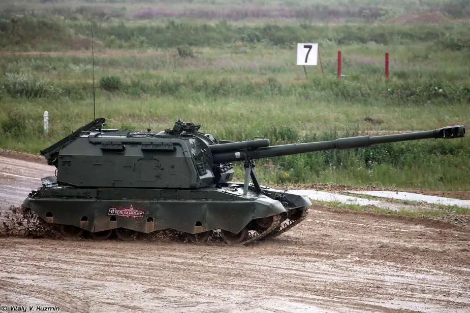EJÉRCITO DE RUSIA - Página 2 Russian_Army_Receives_Latest_Generation_2S19M2_152mm_Howitzers_for_Ukraine_Deployment_925_001