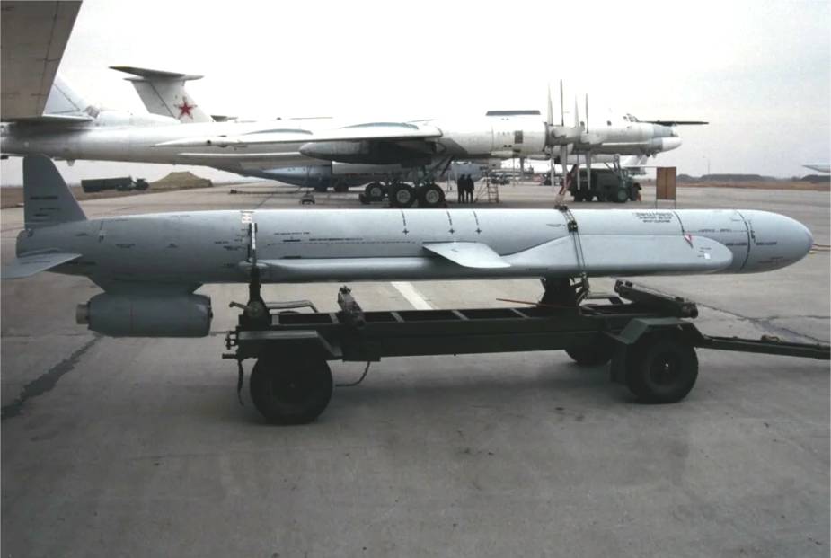 Russian Forces use Kh 101 and Kh 555 air launched cruise missiles in strikes against Ukraine 925 002