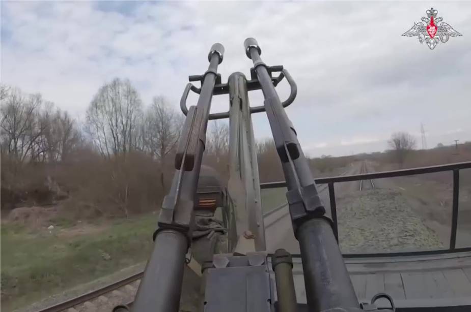 Russian armored trains make a comeback in Ukraine armed for 21st century warfare 925 002