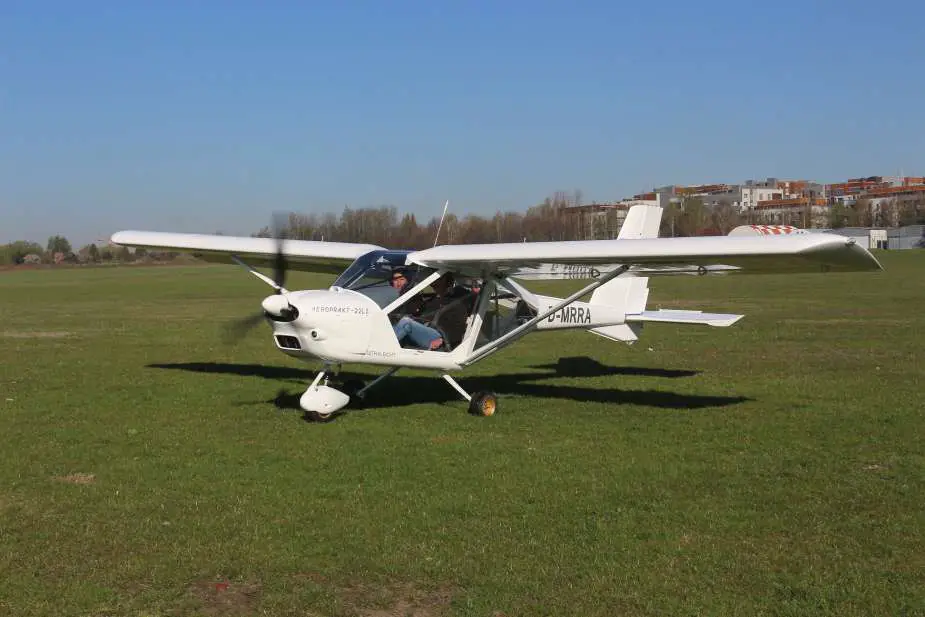 Ukraine Aeroprakt A 22 Foxbat kamikaze aircraft Russia 925 002