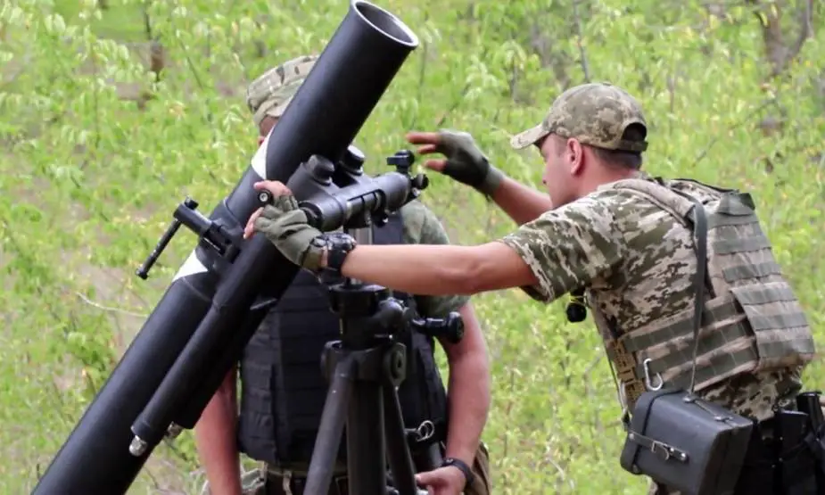Ukrainian_army_uses_Finnish_Vammas_120mm_KRH_92_mortars_1.jpg