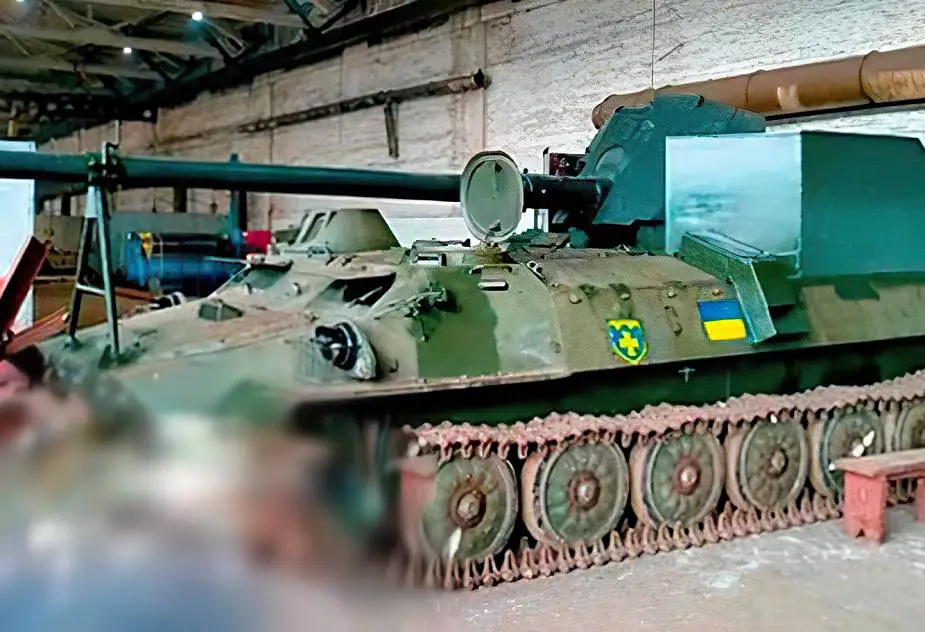 Ukrtransgaz_from_Ukraine_develops_new_mobile_anti-tank_gun_using_Soviet_MTLB_and_MT-12_100mm_gun_925_001.jpg