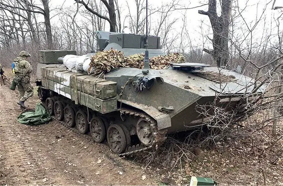 1V119 Reostat airborne artillery battalion fire direction vehicle 925 001