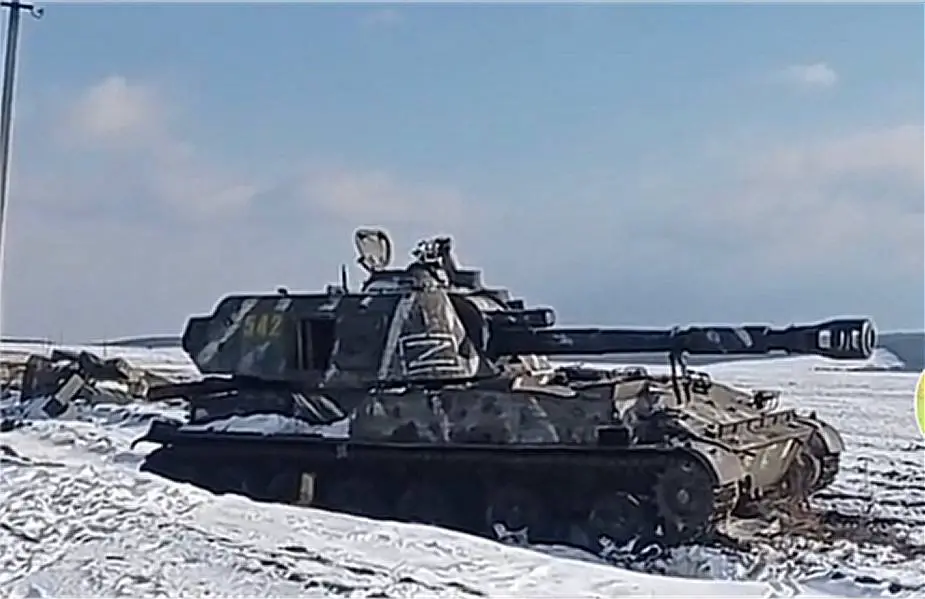 2S3 Akatsiya 152mm tracked self propelled howitzer Russia 925 001