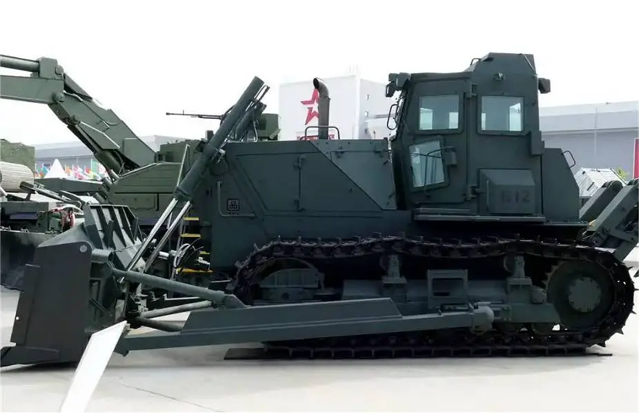 B12M2 armored bulldozer vehicle Russia Ukraine War 2022 925 001
