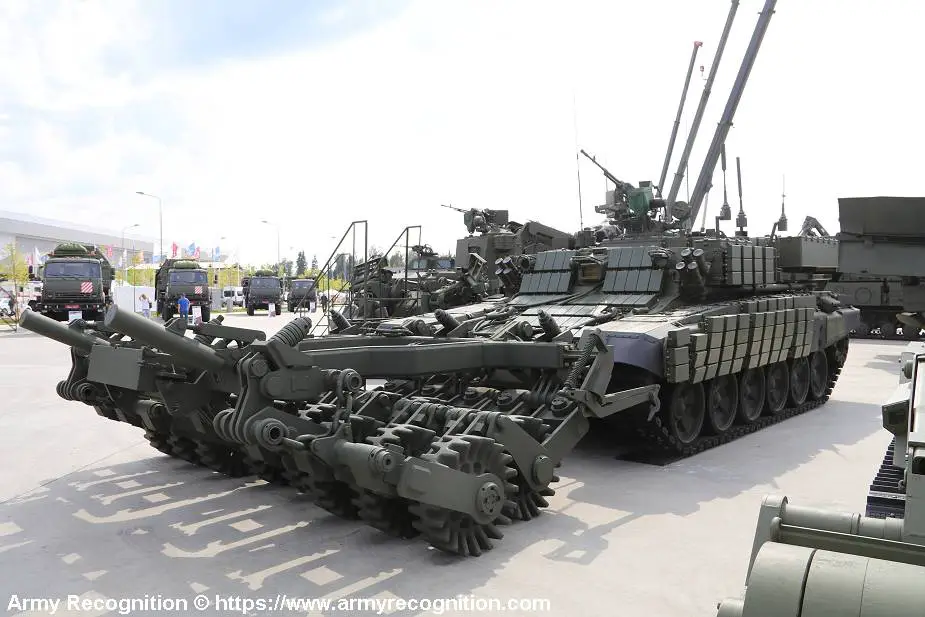 BMR 3MA mine clearing tank Russia Ukraine War 2022 925 001
