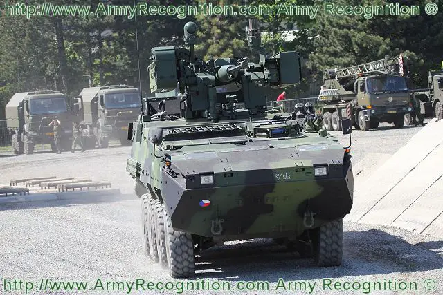 It is the first IDET introduction for the wheeled armoured vehicle Pandur II 8x8, not only in its final form, but also in three stages of production with expert commentary. One of the most advanced armoured vehicles in Europe has been part of the ACR arsenal since 2009 and has been successfully deployed in missions in Kosovo and Afghanistan last year.