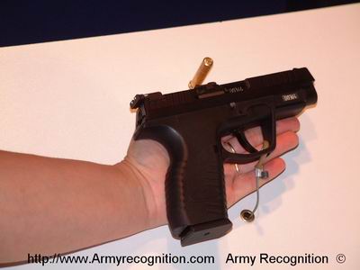 CZ 100 Right Czech IDEE2002 01