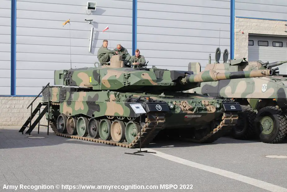 Army of Poland is now equipped with three versions of German made Leopard 2 tanks 925 003