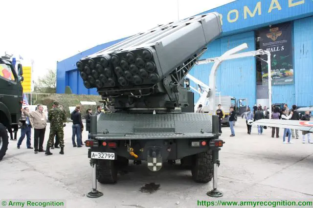 LAROM_160mm_MLRS_Multipl_Launch_Rocket_System_on_6x6_truck_chassis_Romania_army_009.jpg