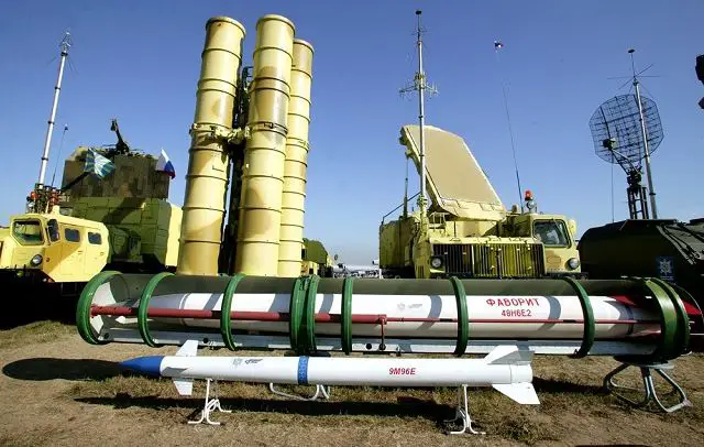 Russian 48N6E2 surface-to-air missiles in tubes
