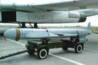 Kh 555 air launched subsonic cruise missile Russia left side view 001