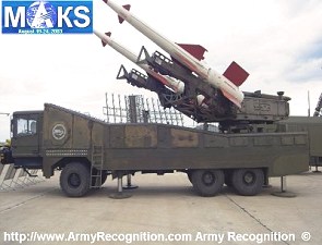Pechora-2M S-125 SA-3 véhicule blindé porteur de missiles sol-air de défense aérienne armée Russe Russie