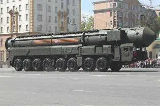 RS 24 Yars SS 29 ICBM Nuclear InterContinental Ballistic Missile Russia right side view 001