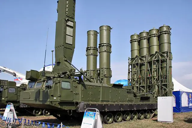 The Antey-2500 multichannel mobile air defence missile system is effective against the whole gamut of aerodynamic targets, as well as ballistic missiles launched at a range of up to 2,500 km and flying at a speed of up to 4,500 m/s. 