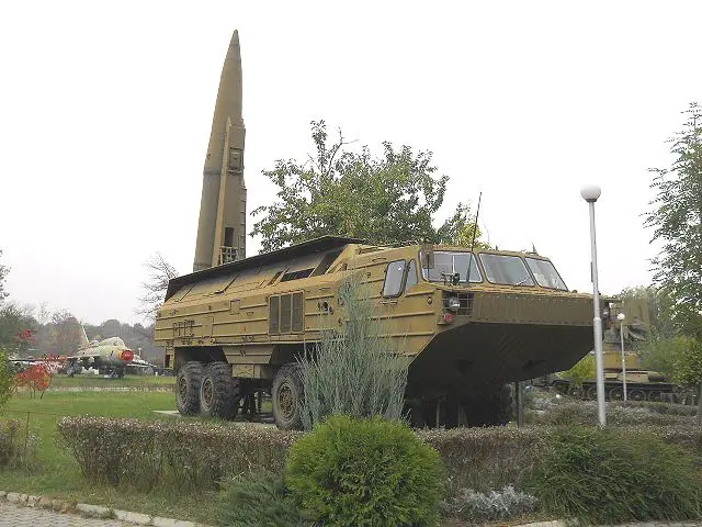 SS-23 Spider 9 K714 OTR-23 Oka mobile short-range ballistic missile technical data sheet specifications information description pictures photos images video intelligence identification Russia Russian Military army defence industry military technology equipment