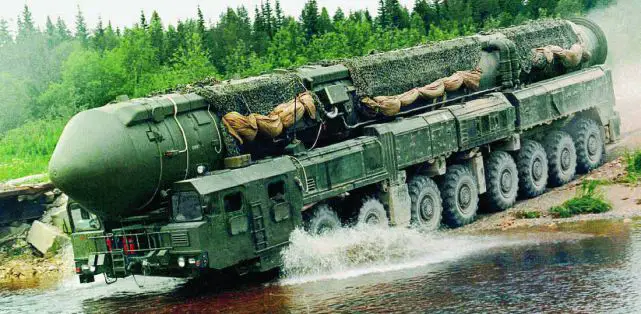 Le sixième régiment de l'armée russe doté de missiles Topol-M en silo est opérationnel depuis le 14 décembre dernier, a annoncé vendredi le commandant des Troupes balistiques stratégiques russes, le général Sergueï Karakaïev. 