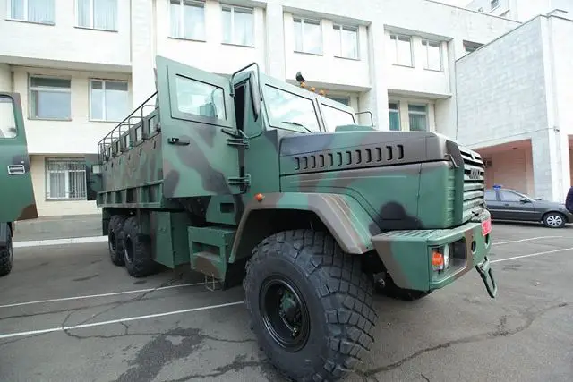 The Ukrainian army has take delivery of new armoured truck used to transport soldiers on the battlefield. Under the name of Raptor, the new armoured trucks were delivered to the Ukrainian national guard troops fighting pro-Russian separatists in the east.